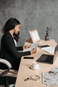 Does Your HOA Need to Retain a Lawyer?