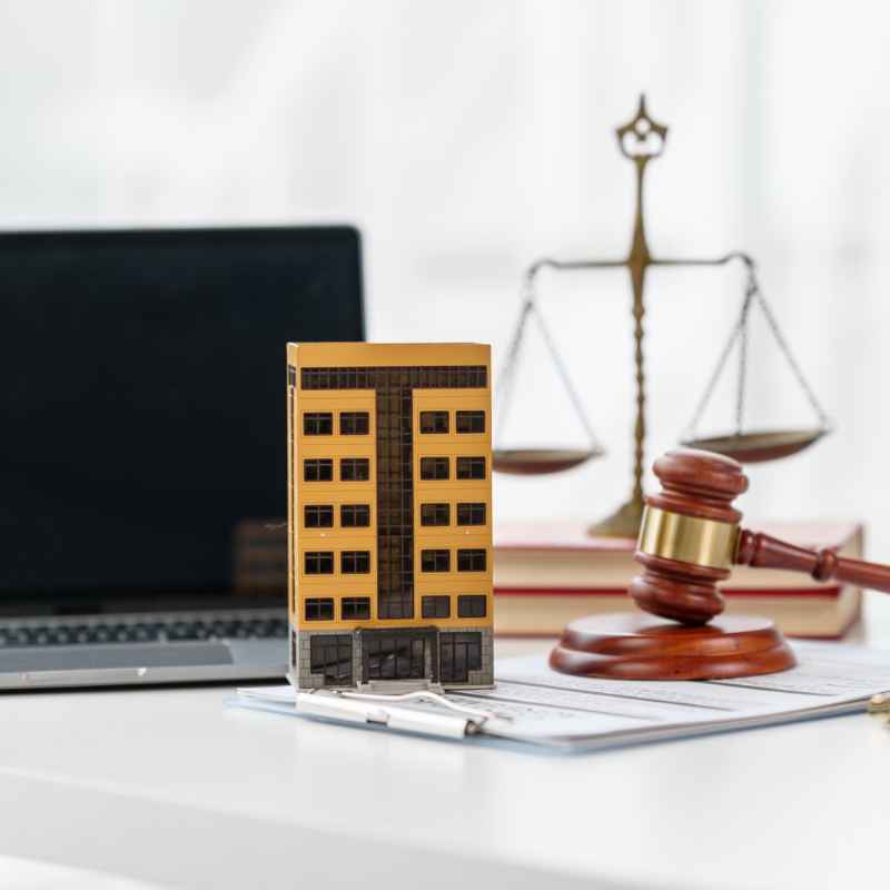 real estate lawyer miami